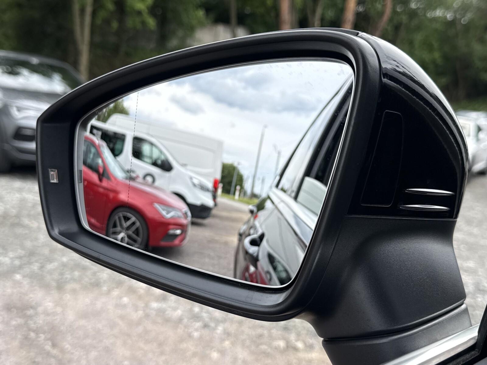 Volkswagen Tiguan - zdjęcie 38