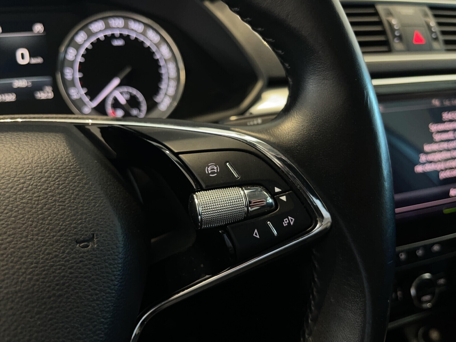 Škoda Superb - zdjęcie 16