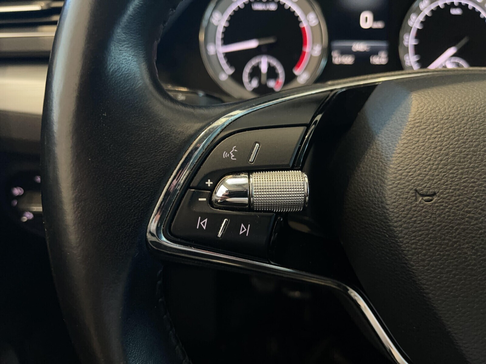 Škoda Superb - zdjęcie 15