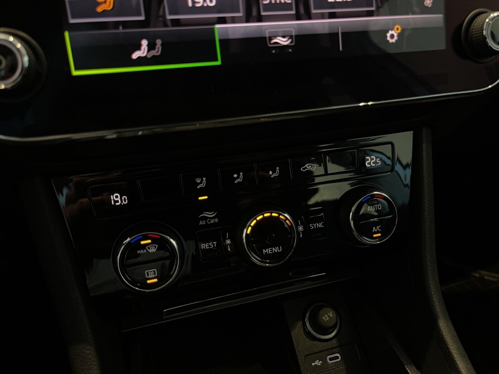 Škoda Superb - zdjęcie 23