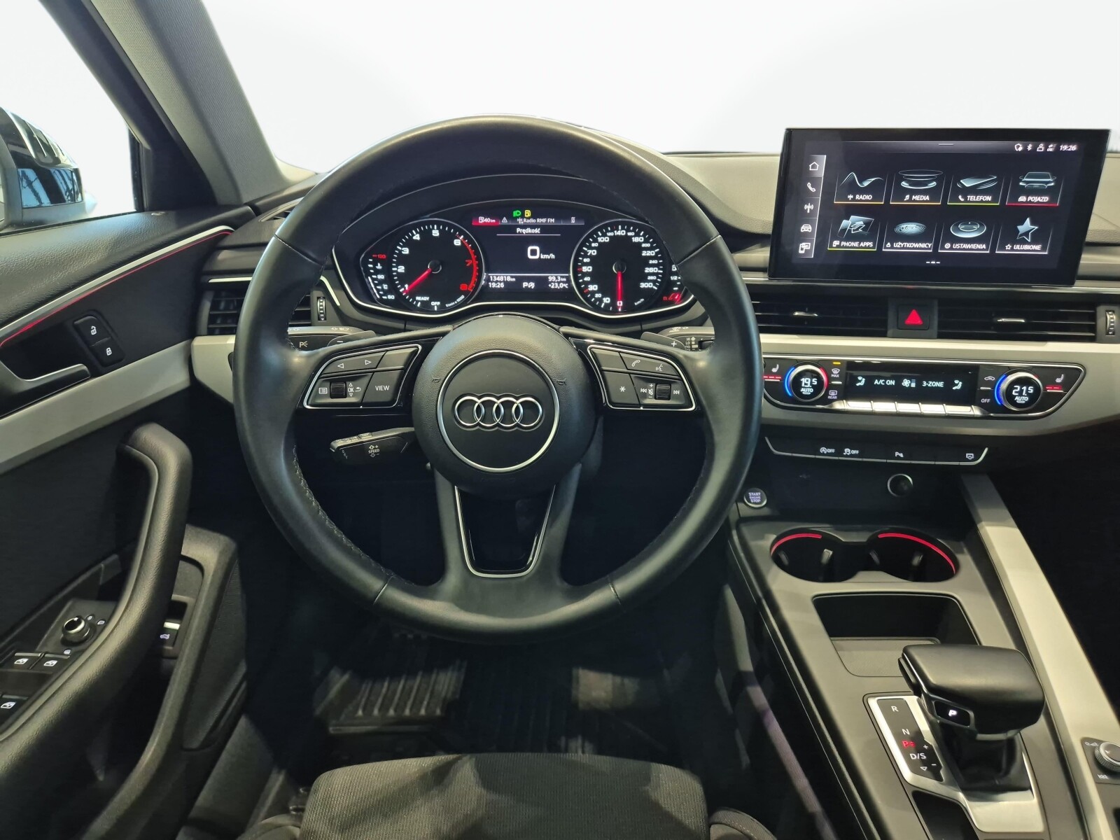 Audi A4 Avant - zdjęcie 9