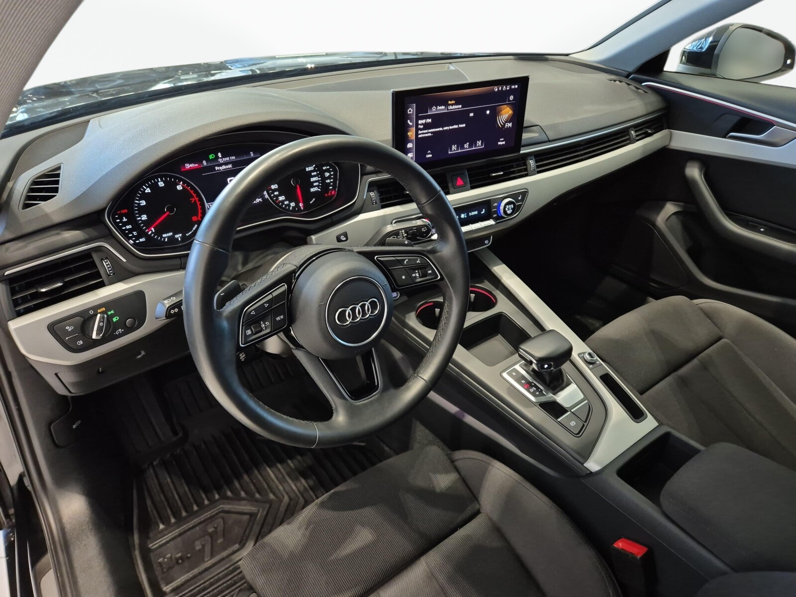 Audi A4 Avant - zdjęcie 11