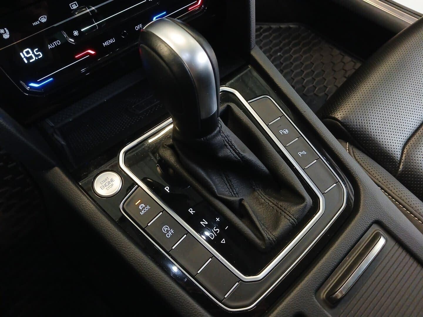 Volkswagen Passat - zdjęcie 10