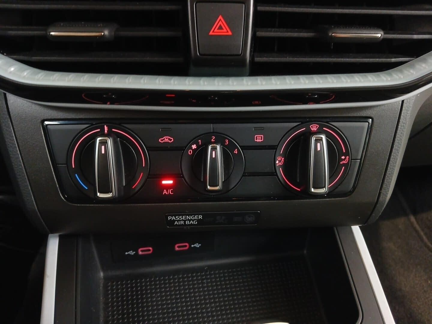 Seat Arona - zdjęcie 11