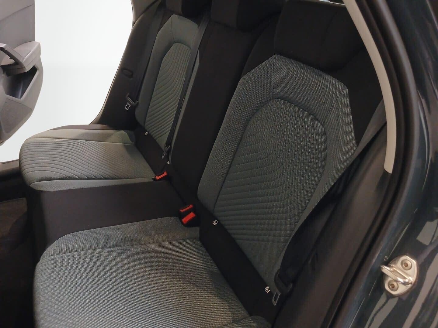 Seat Arona - zdjęcie 24