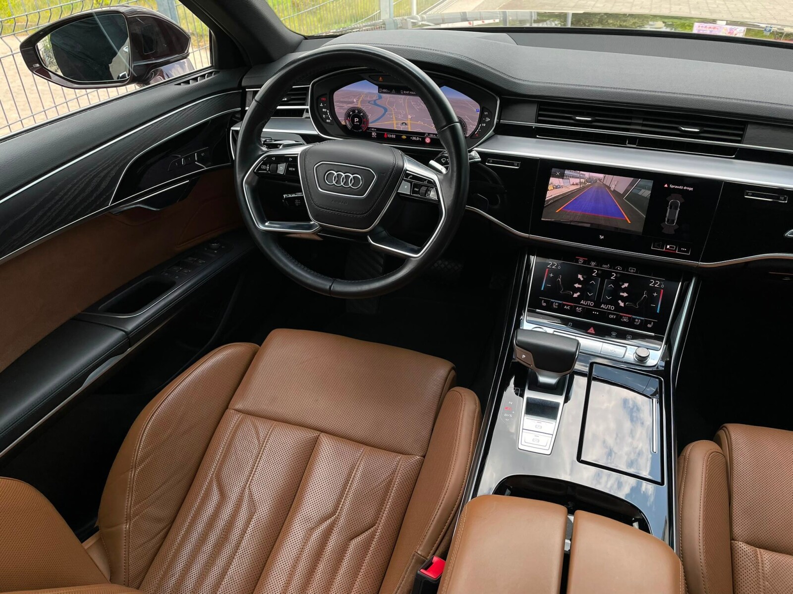 Audi A8 - zdjęcie 14