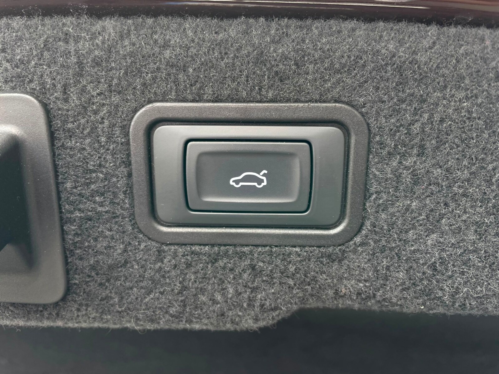 Audi A8 - zdjęcie 9