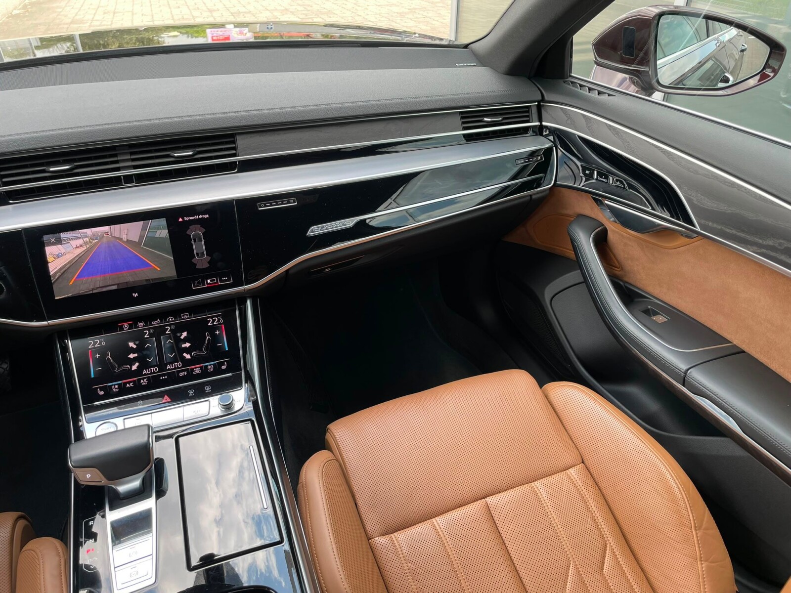 Audi A8 - zdjęcie 16