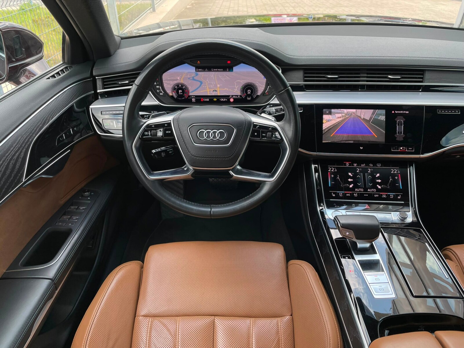 Audi A8 - zdjęcie 17