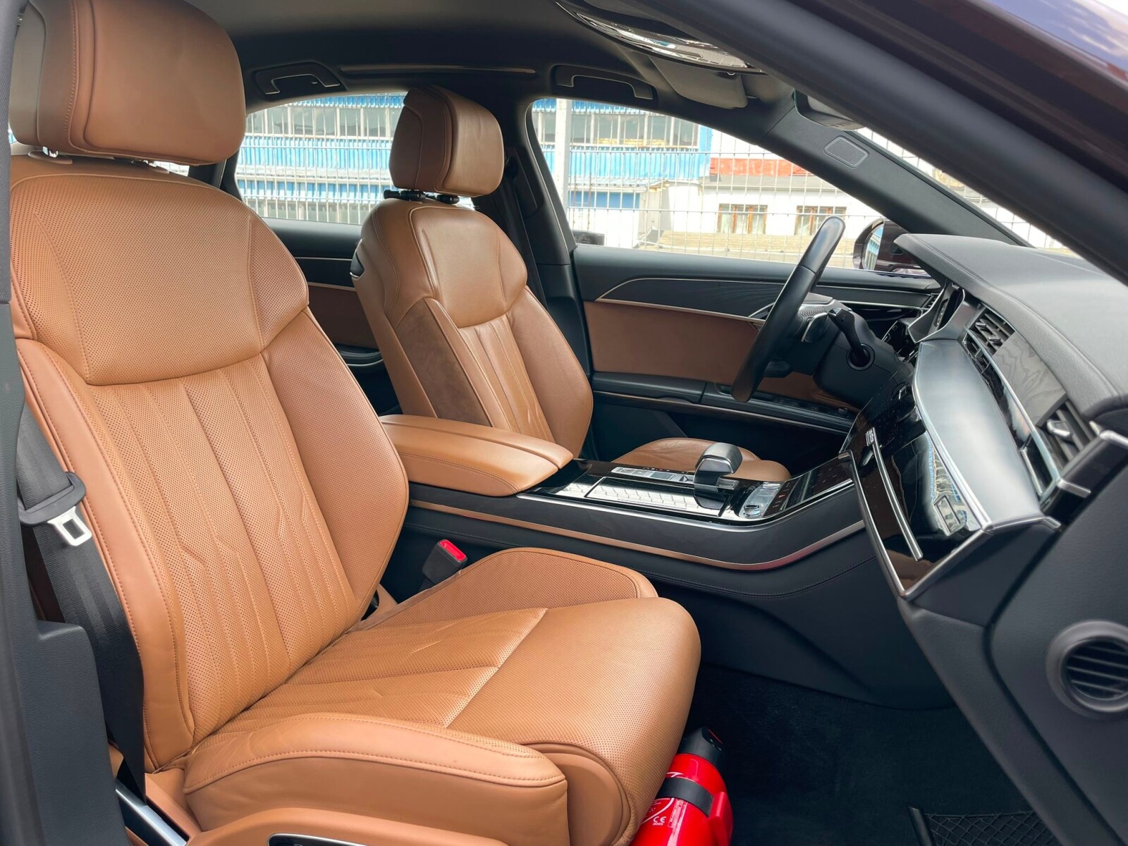 Audi A8 - zdjęcie 24