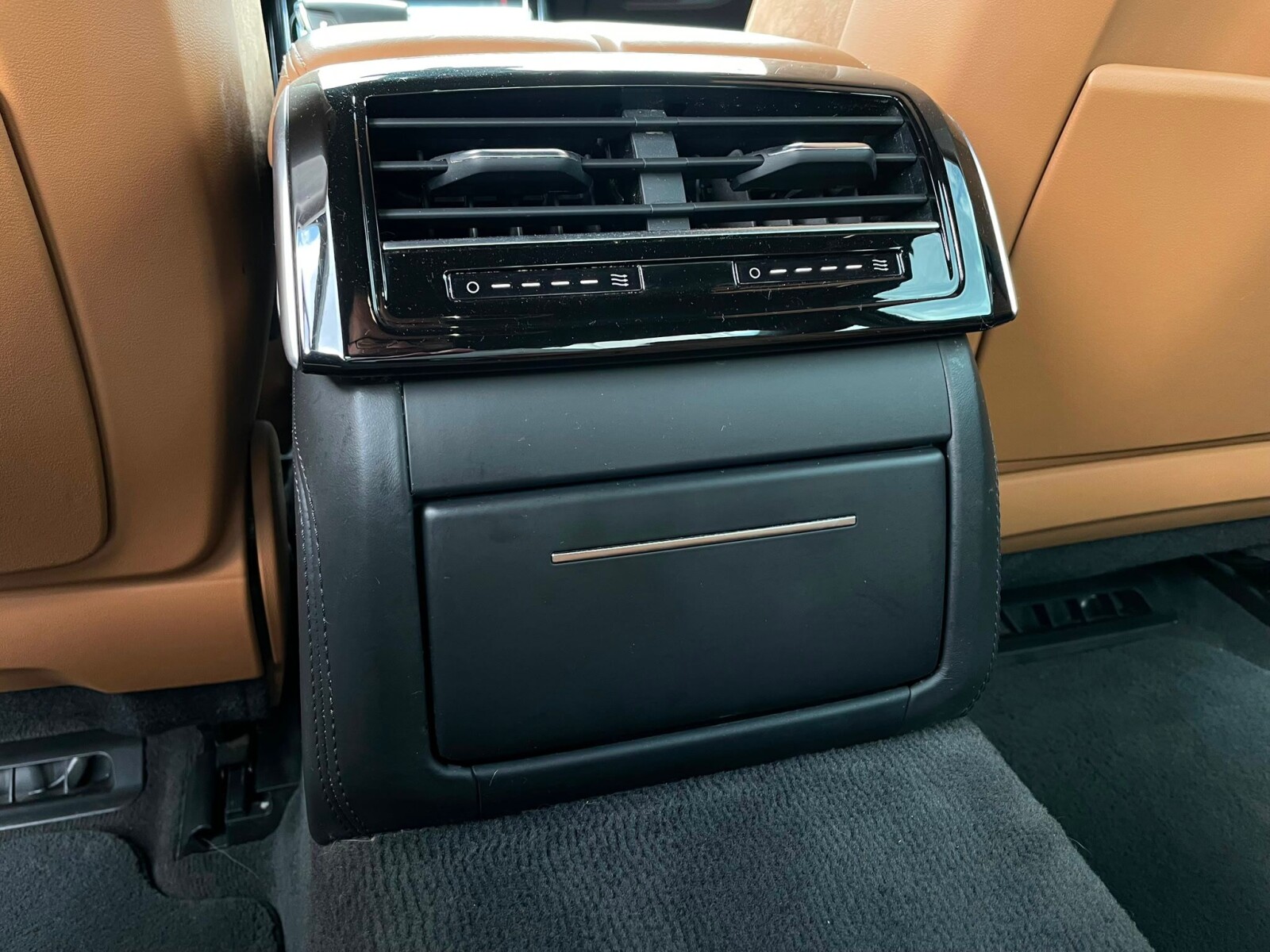 Audi A8 - zdjęcie 13