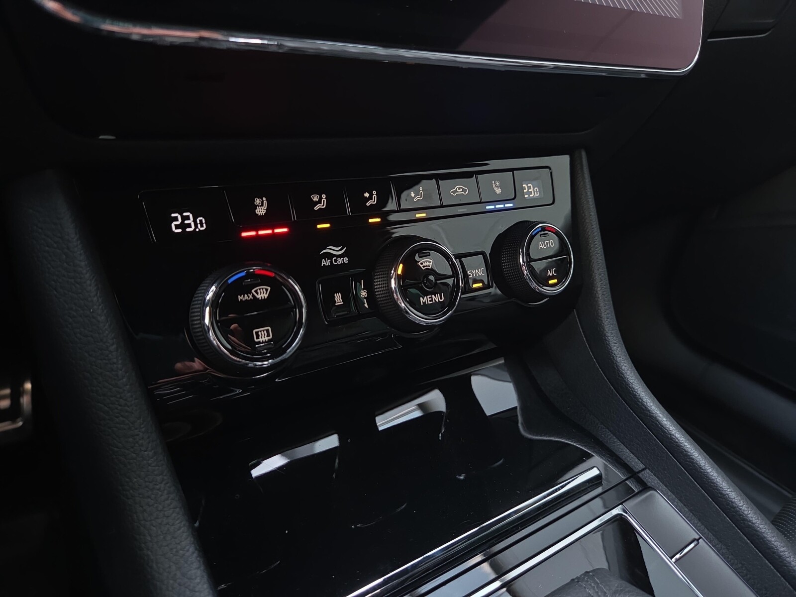 Škoda Superb - zdjęcie 15