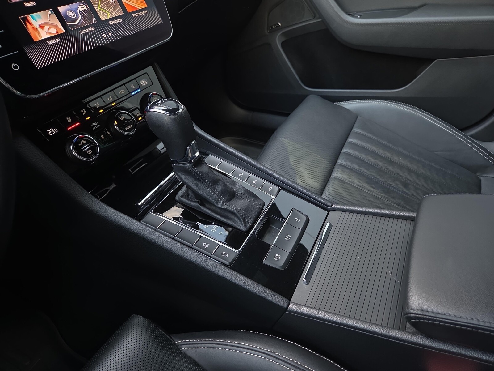 Škoda Superb - zdjęcie 14