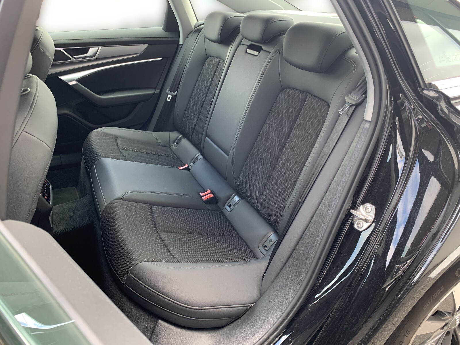 Audi A6 Limousine - zdjęcie 10