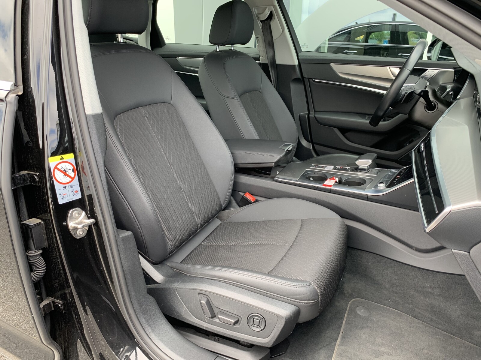 Audi A6 Limousine - zdjęcie 12