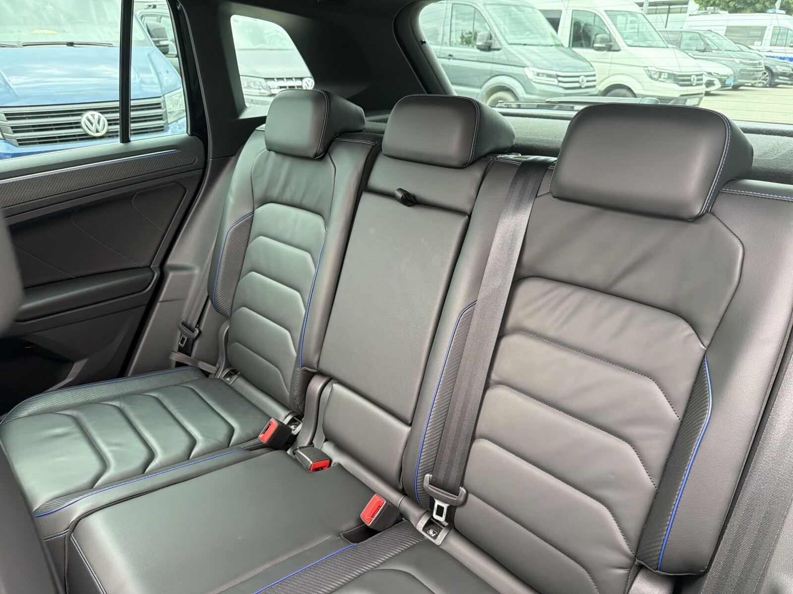 Volkswagen Tiguan - zdjęcie 16