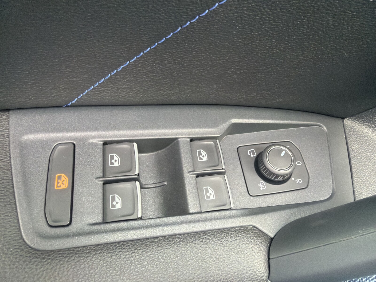 Volkswagen Tiguan - zdjęcie 21