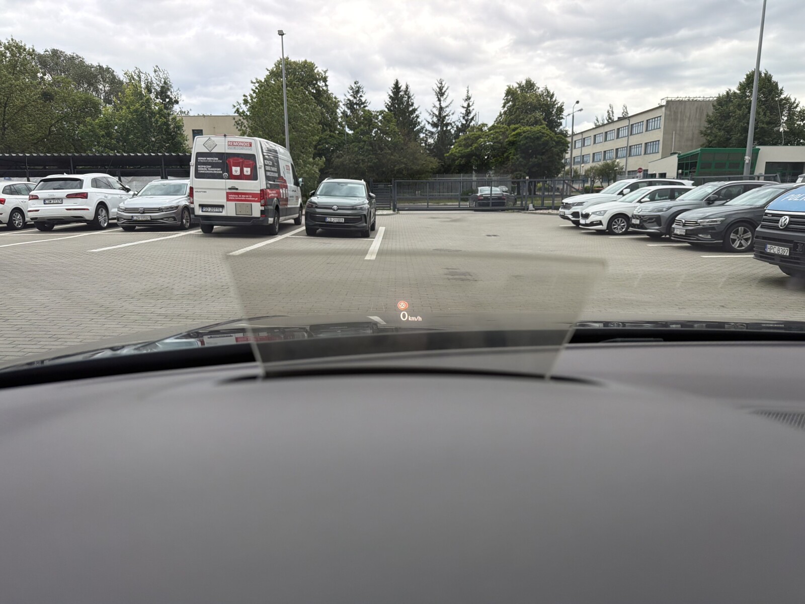 Volkswagen Tiguan - zdjęcie 23