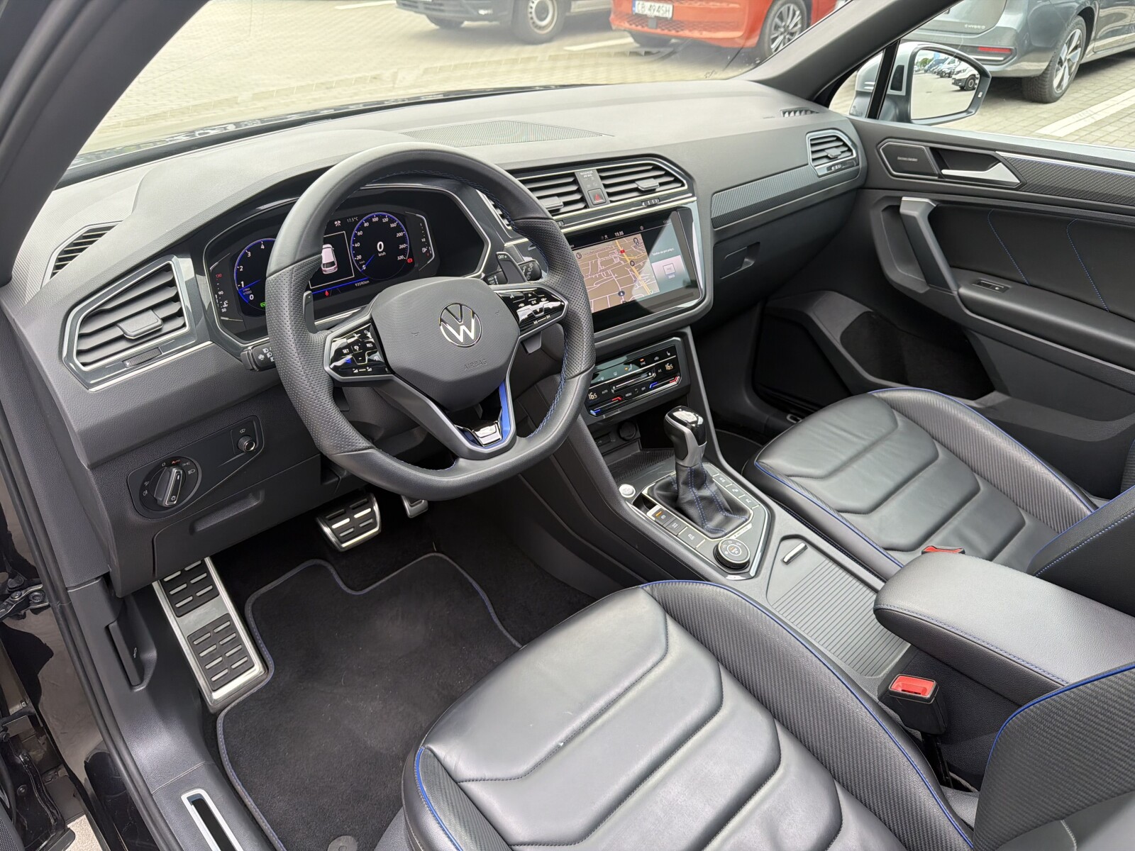 Volkswagen Tiguan - zdjęcie 9
