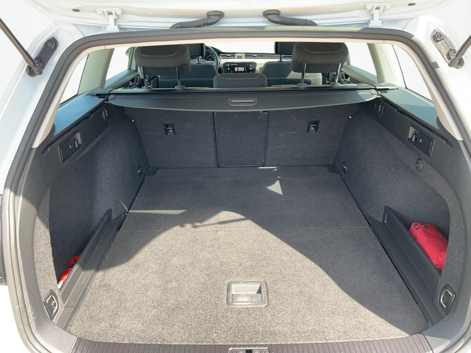 Volkswagen Passat Variant - zdjęcie 17