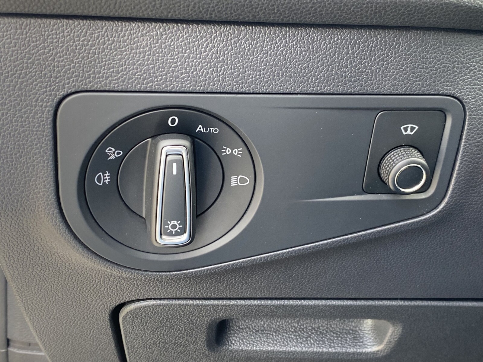 Volkswagen Tiguan Allspace - zdjęcie 19