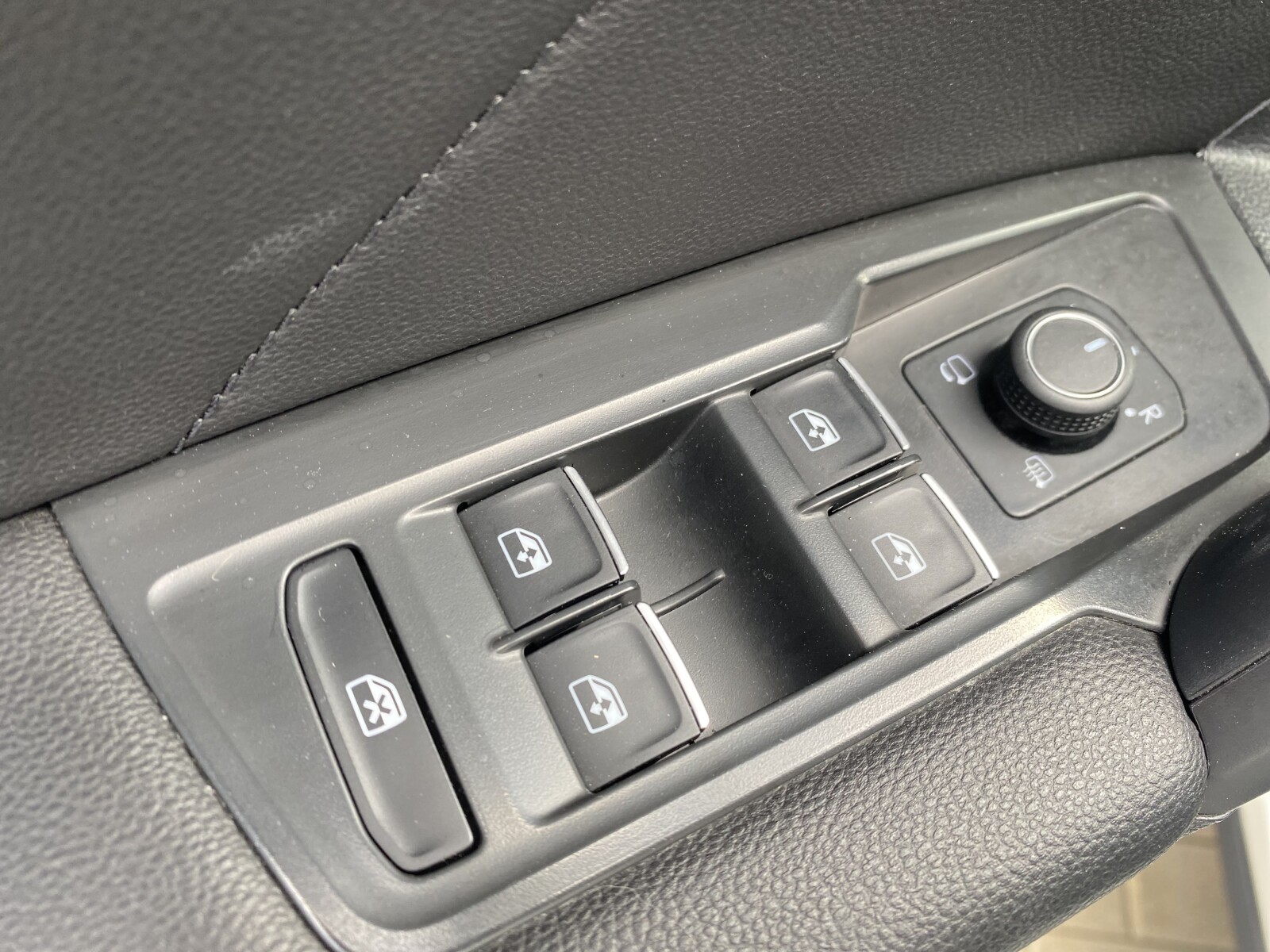 Volkswagen Tiguan Allspace - zdjęcie 9