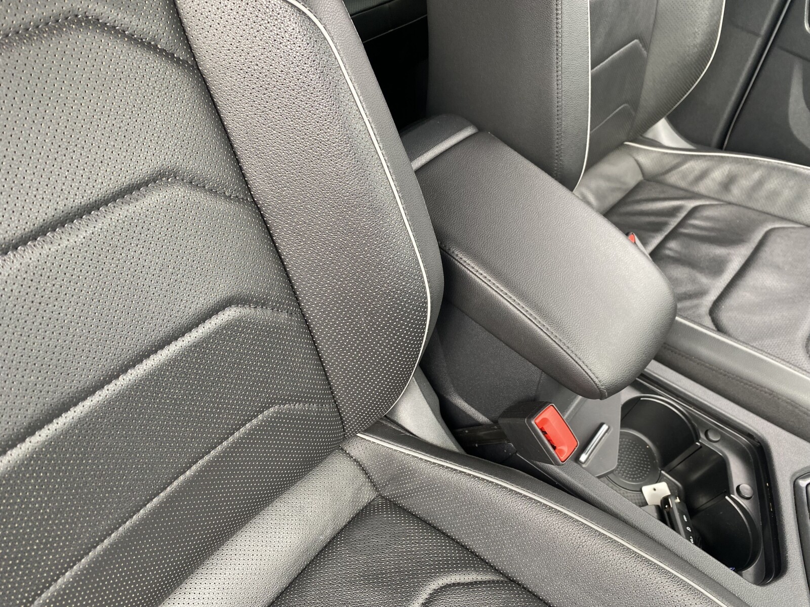 Volkswagen Tiguan Allspace - zdjęcie 17