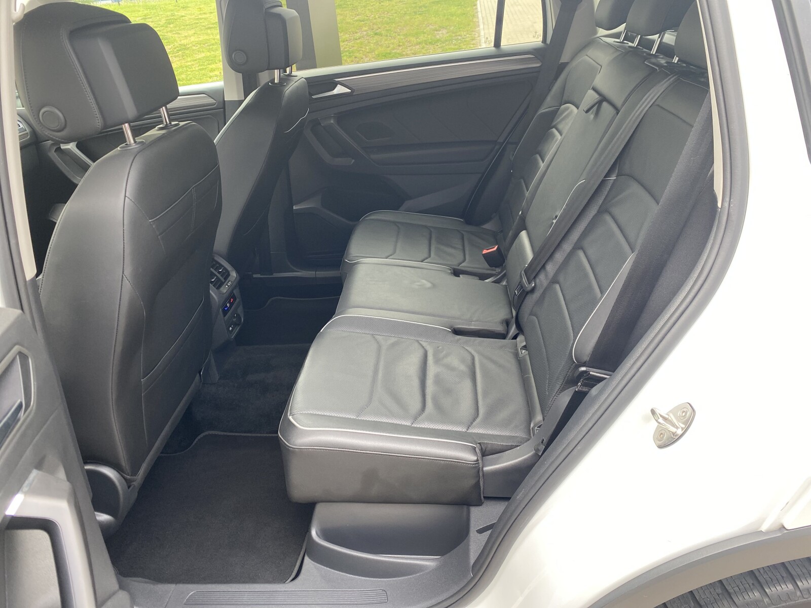 Volkswagen Tiguan Allspace - zdjęcie 12