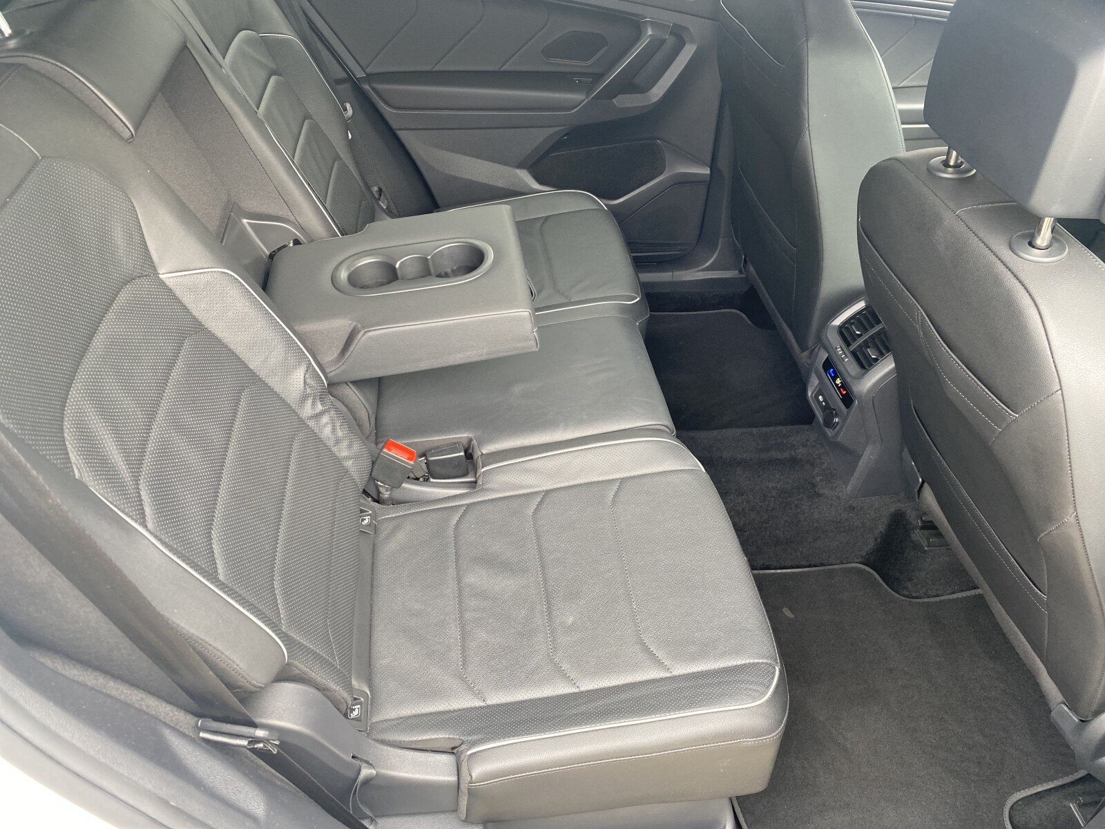 Volkswagen Tiguan Allspace - zdjęcie 15