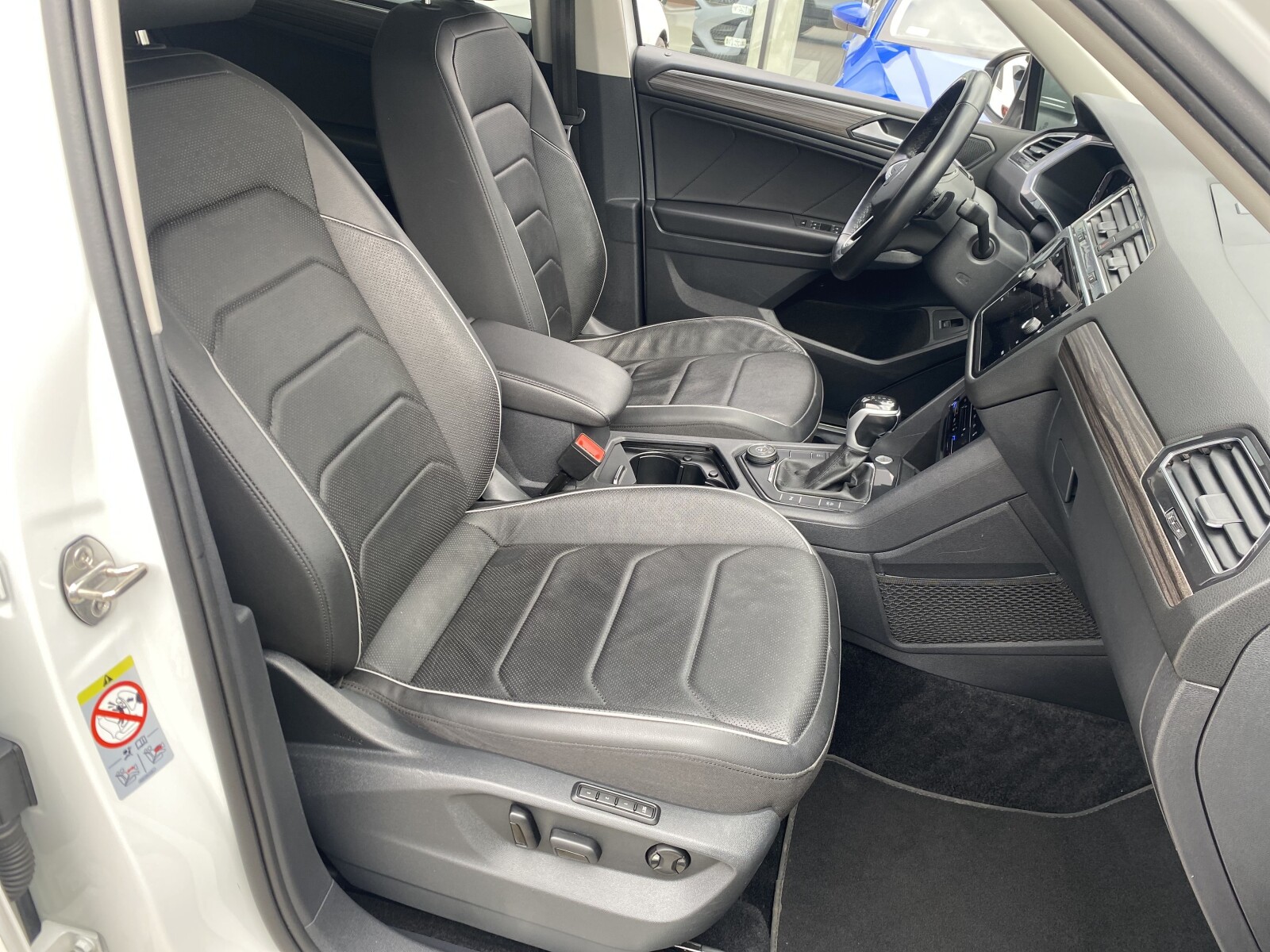 Volkswagen Tiguan Allspace - zdjęcie 16
