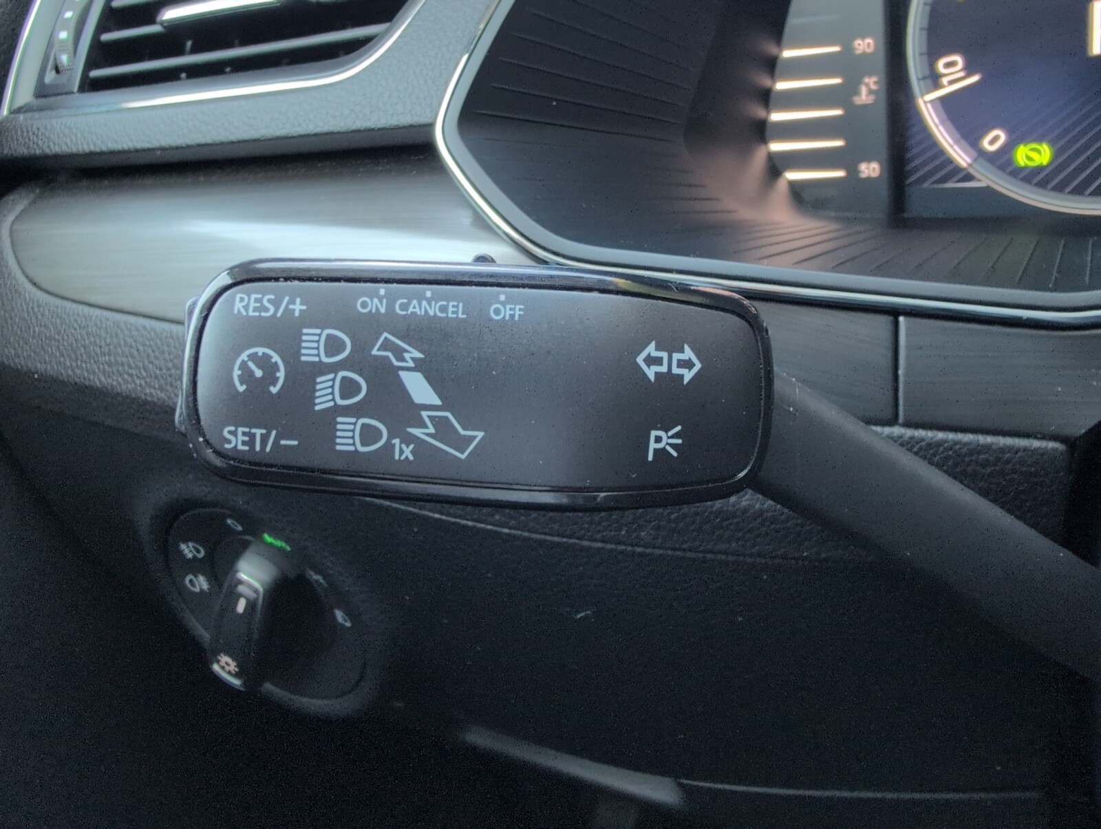 Škoda Superb Combi - zdjęcie 24