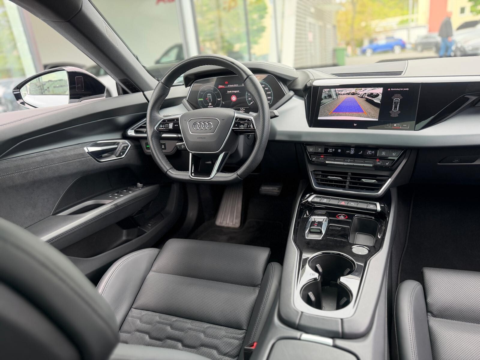 Audi e-tron GT quattro - zdjęcie 21