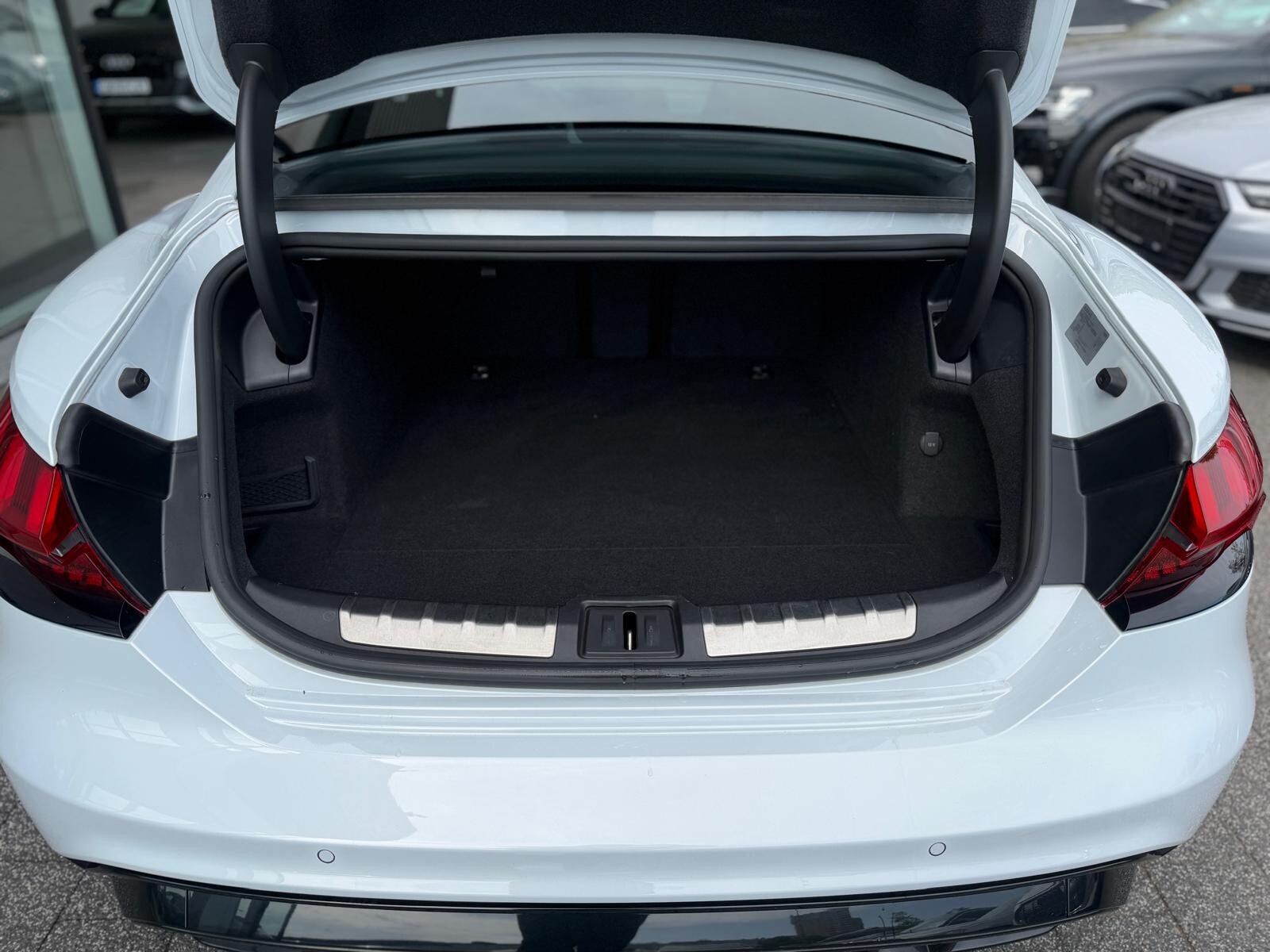 Audi e-tron GT quattro - zdjęcie 23