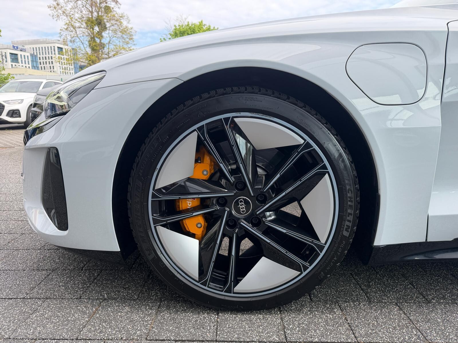 Audi e-tron GT quattro - zdjęcie 13