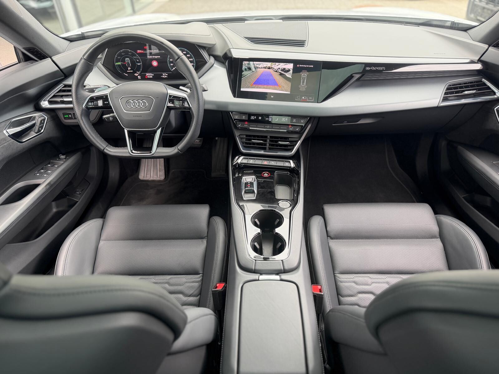Audi e-tron GT quattro - zdjęcie 22