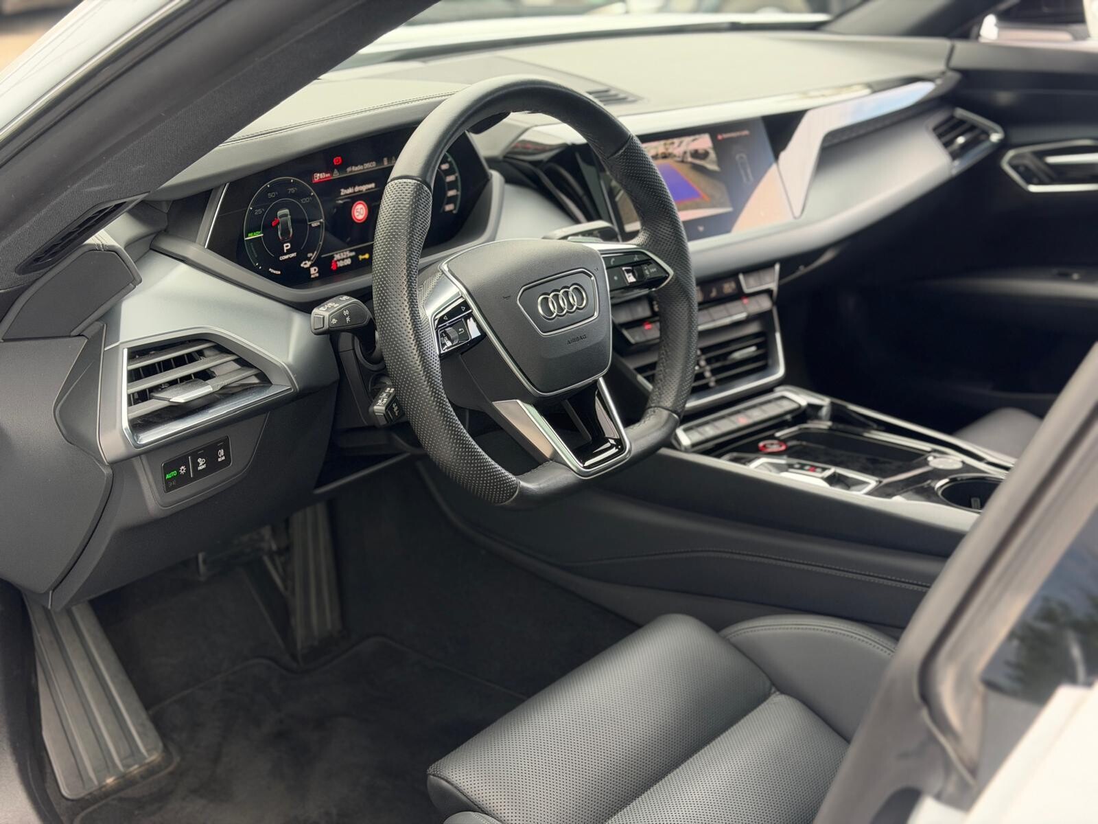 Audi e-tron GT quattro - zdjęcie 15