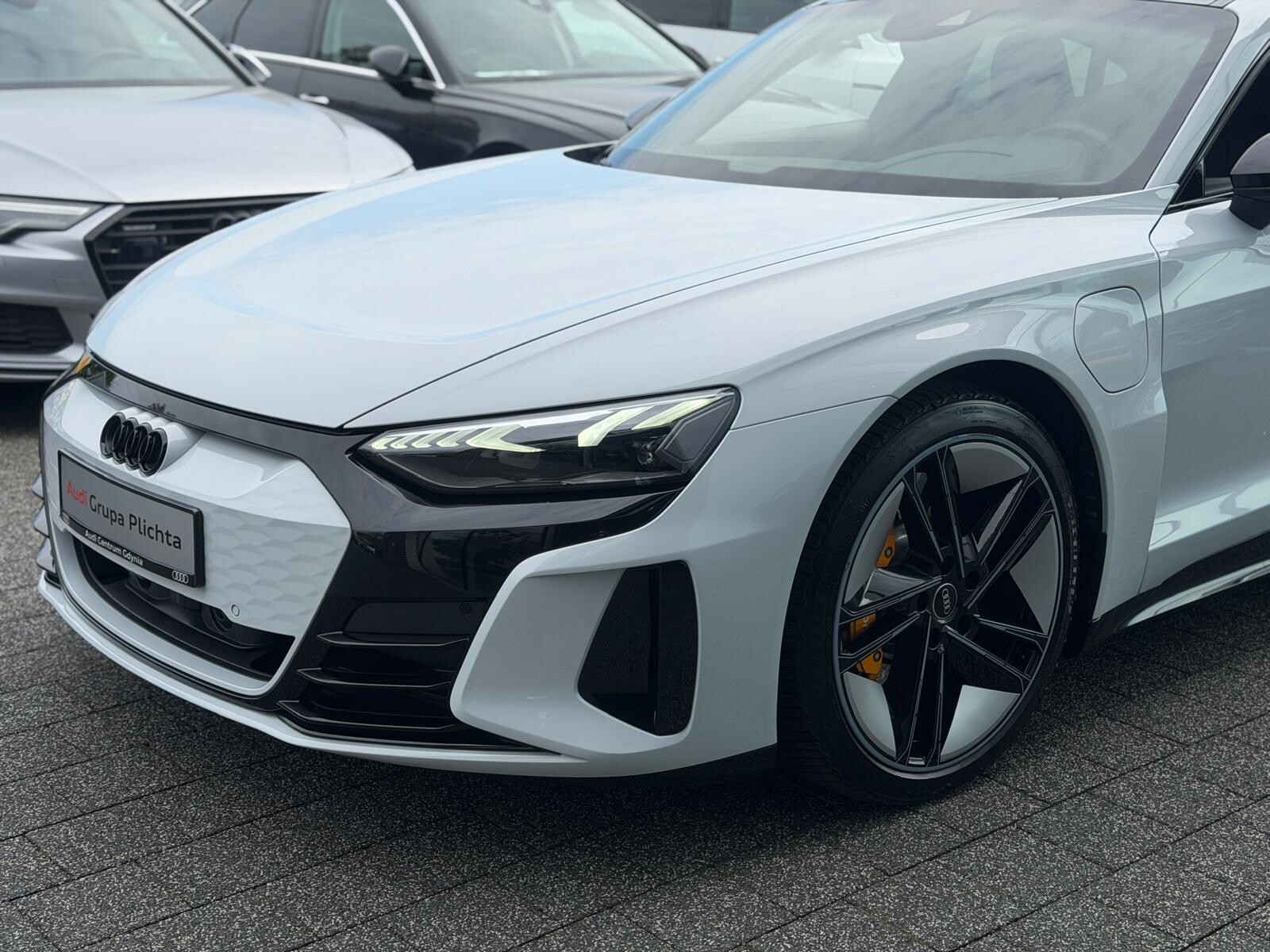 Audi e-tron GT quattro - zdjęcie 12