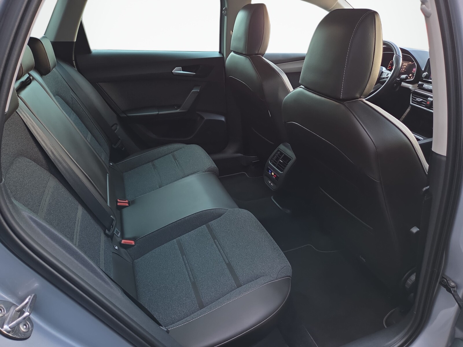 Seat Leon - zdjęcie 28