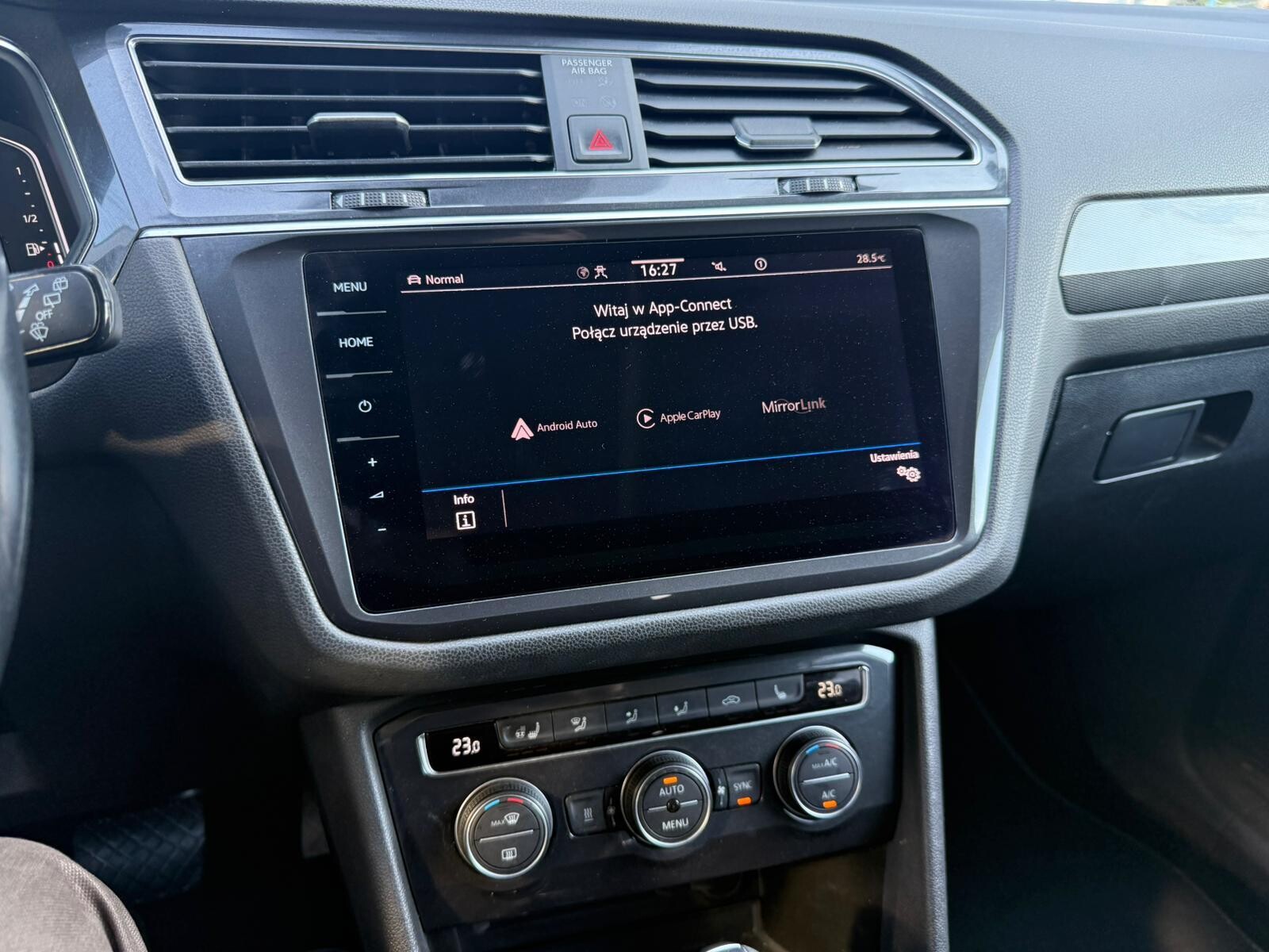 Volkswagen Tiguan Allspace - zdjęcie 26