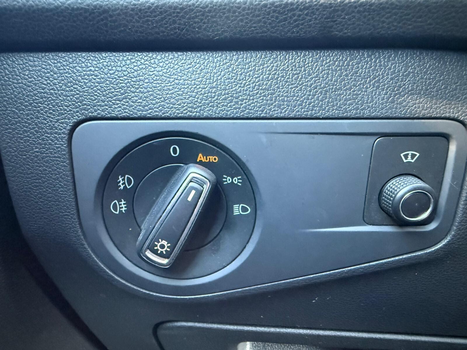 Volkswagen Tiguan Allspace - zdjęcie 35