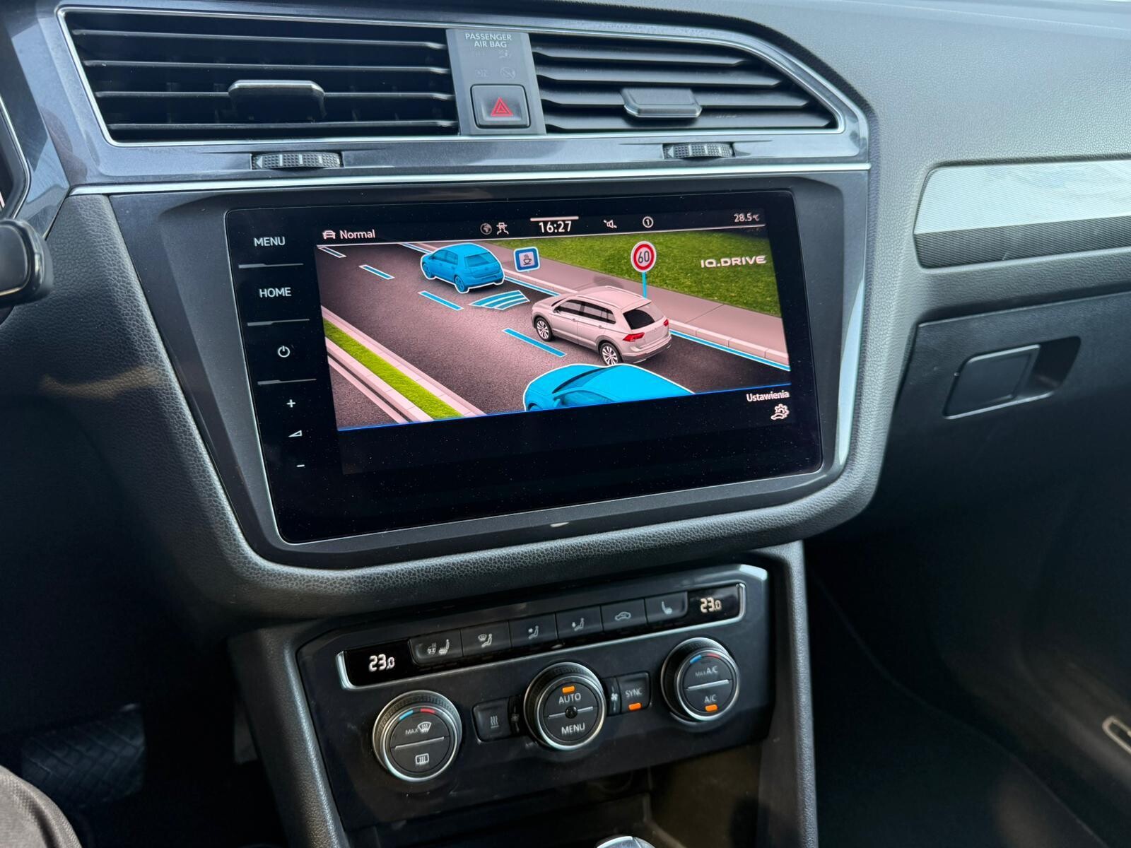 Volkswagen Tiguan Allspace - zdjęcie 29