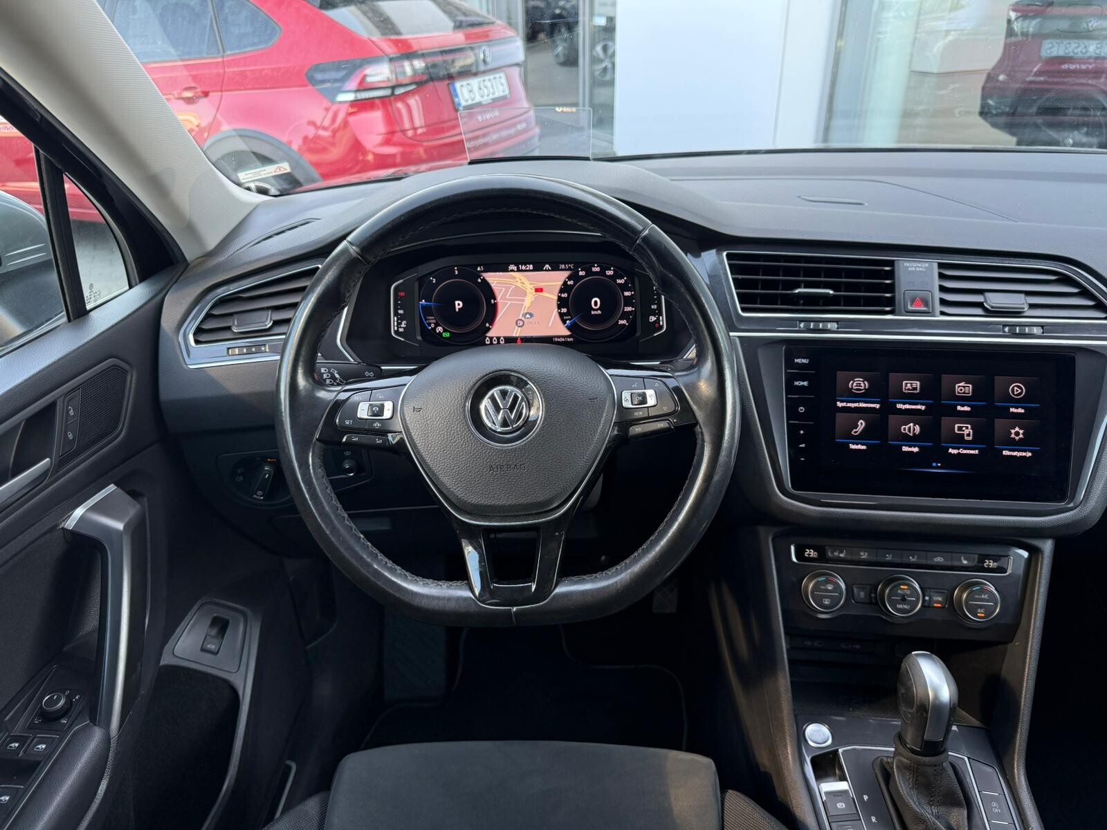Volkswagen Tiguan Allspace - zdjęcie 18