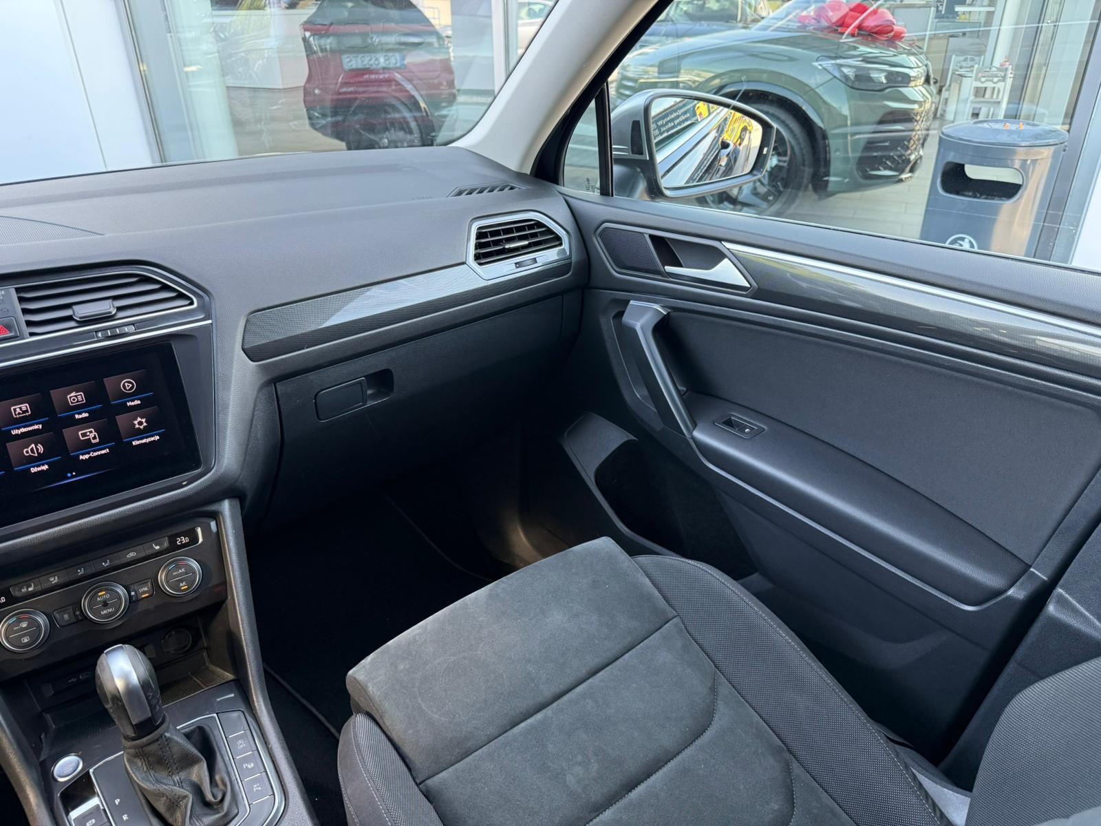 Volkswagen Tiguan Allspace - zdjęcie 19