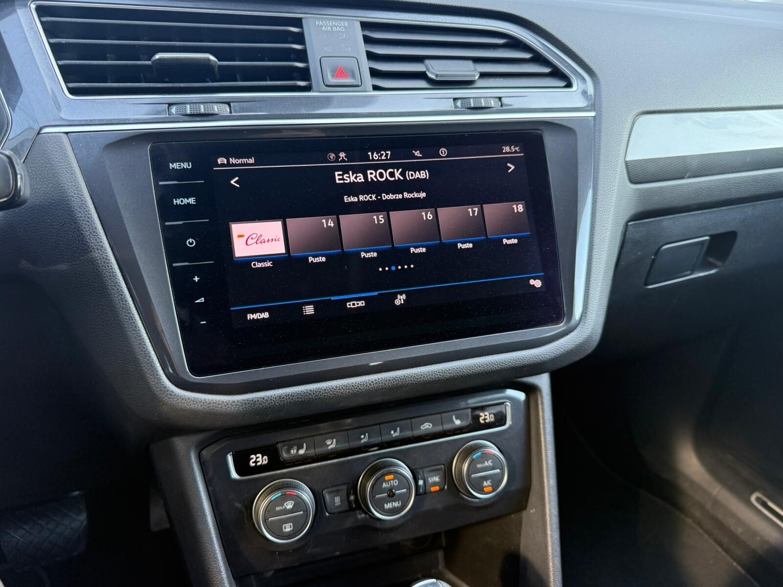 Volkswagen Tiguan Allspace - zdjęcie 30