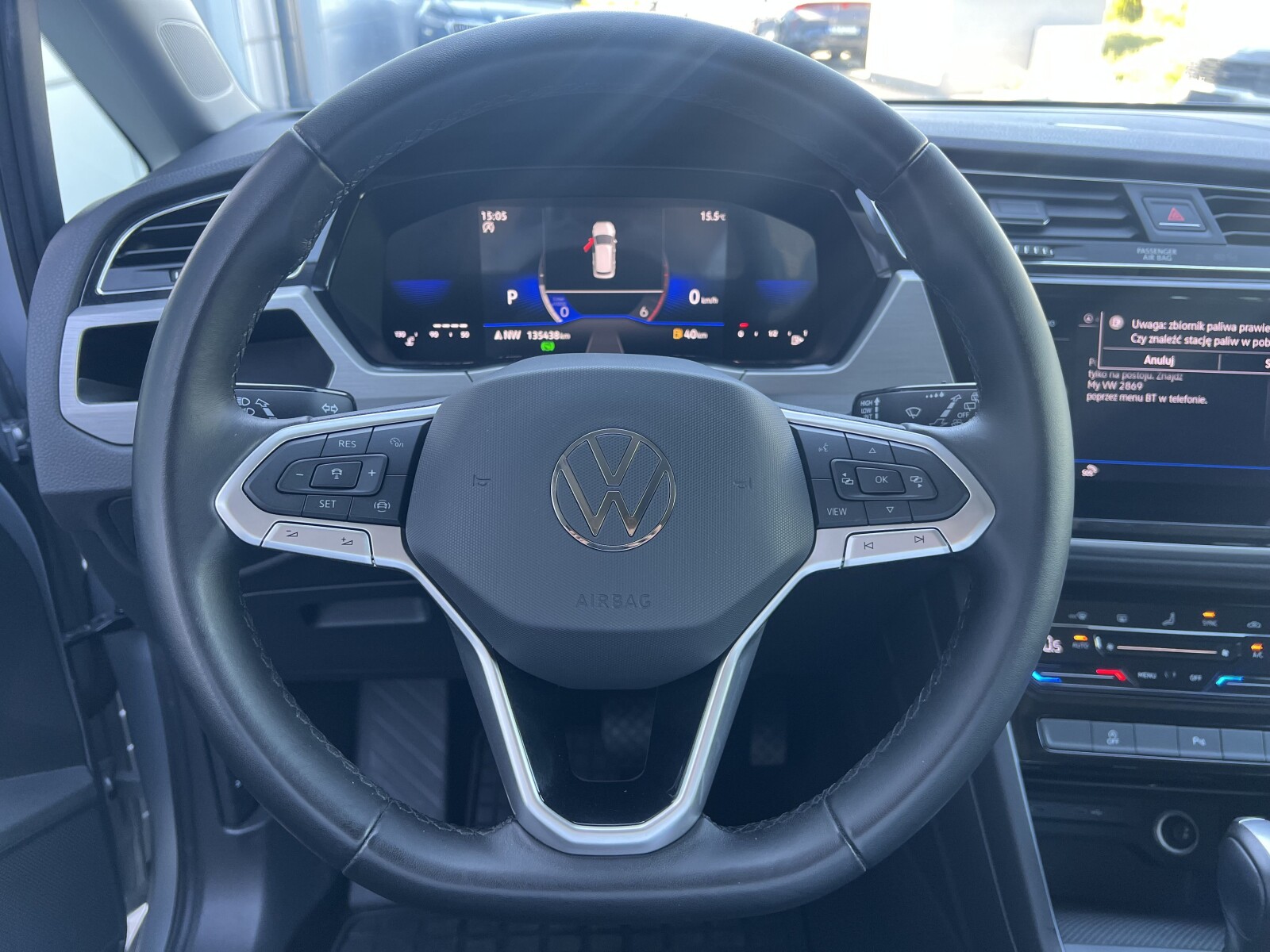Volkswagen Touran - zdjęcie 16