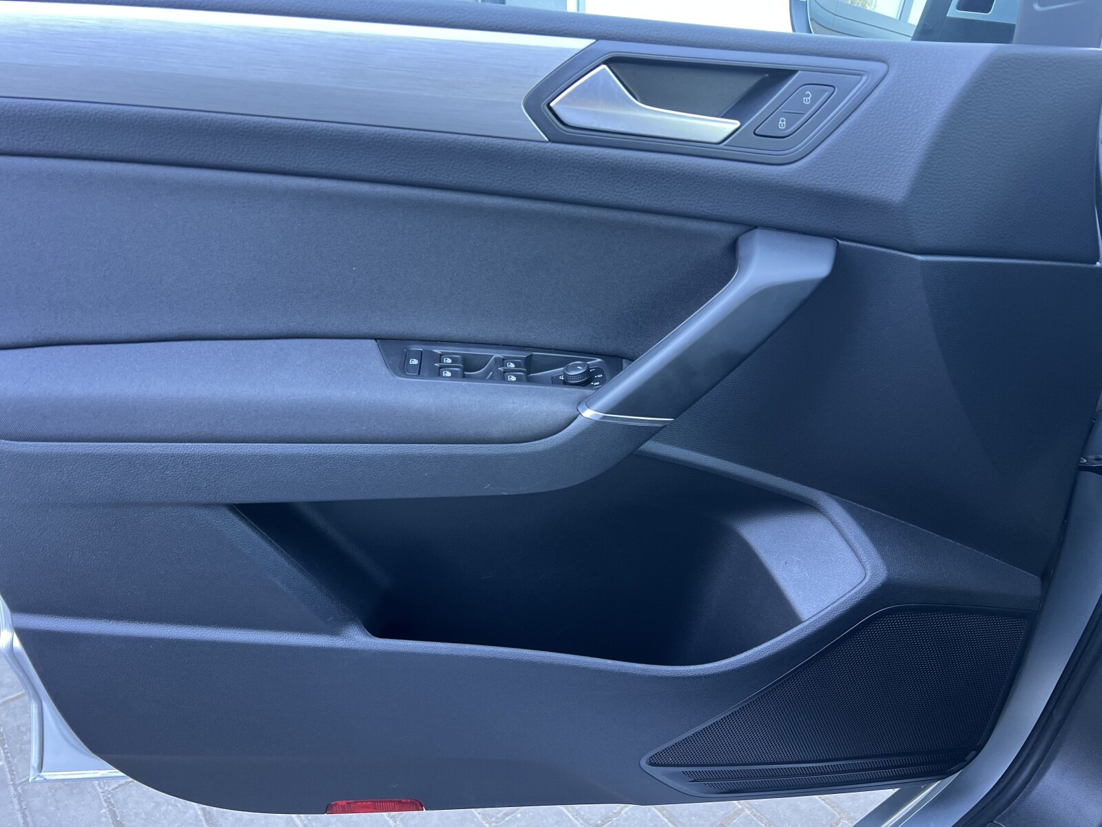 Volkswagen Touran - zdjęcie 9