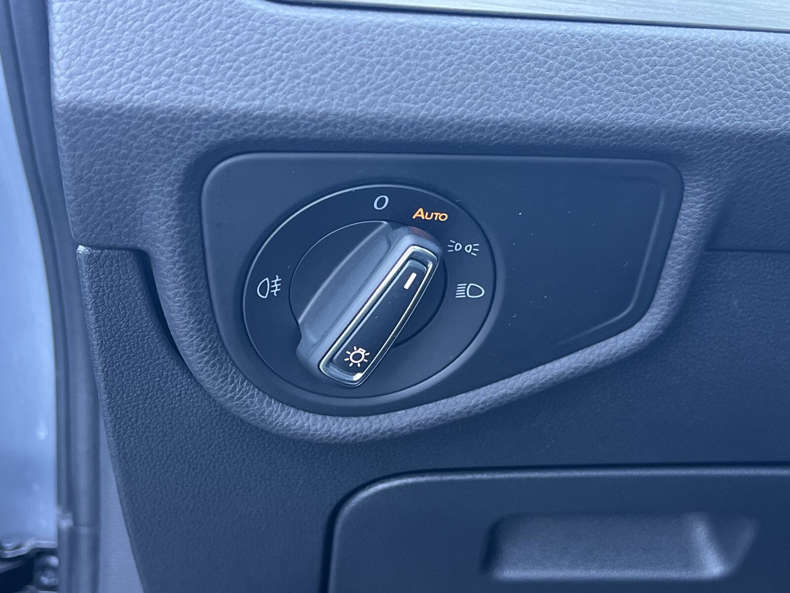 Volkswagen Touran - zdjęcie 10