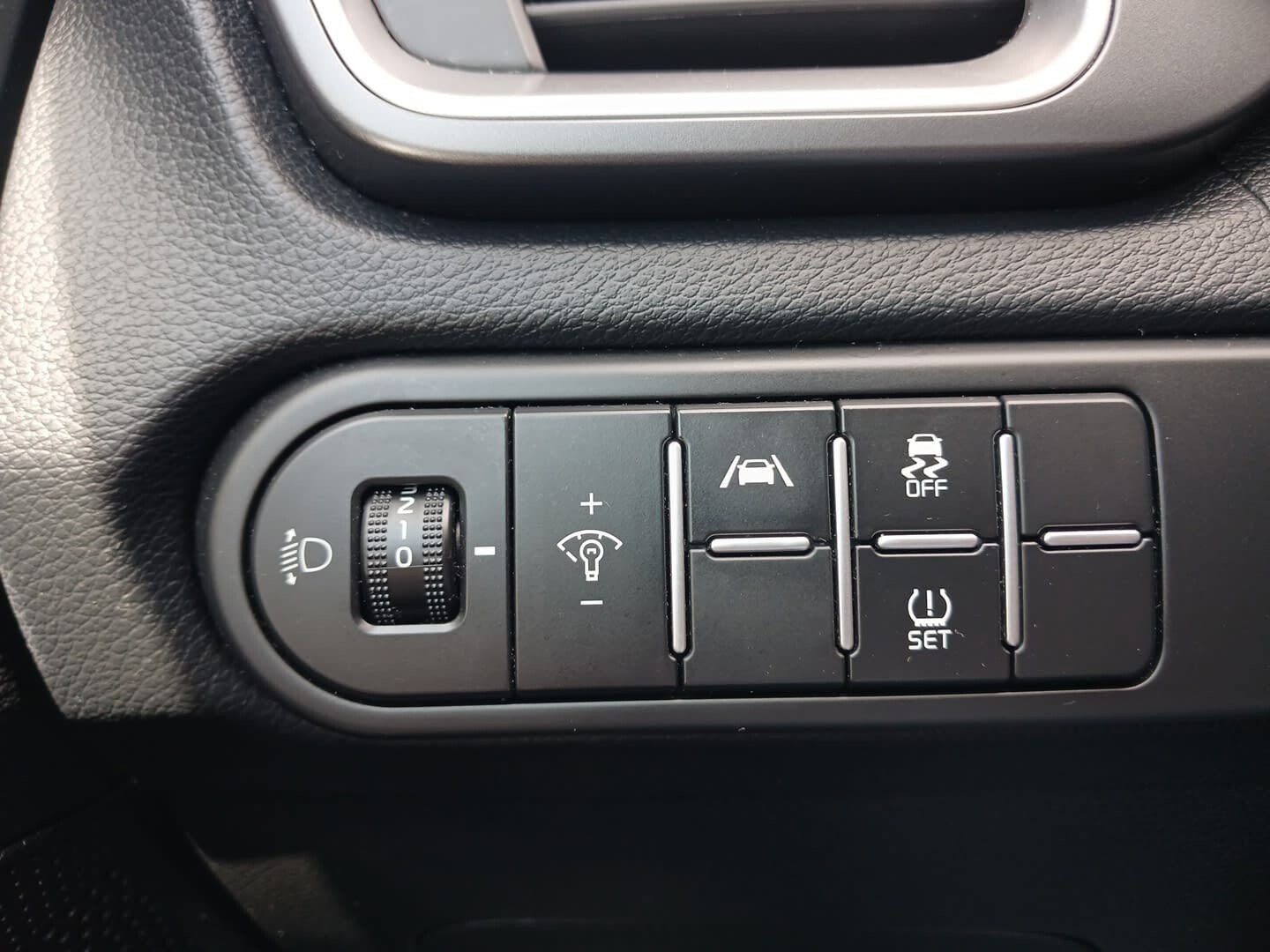 Kia Ceed - zdjęcie 19