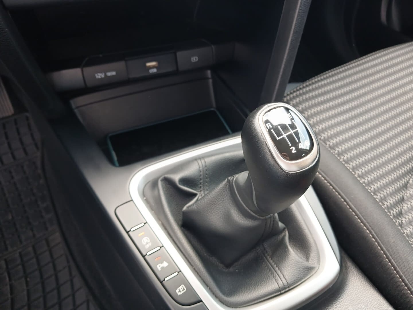 Kia Ceed - zdjęcie 10