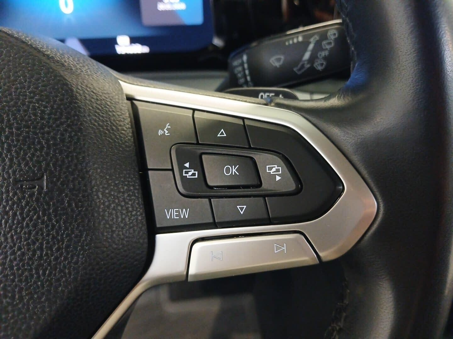 Volkswagen Golf - zdjęcie 23